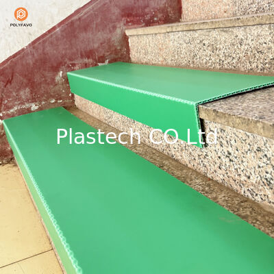 Brandvertragend 5mm Trapvoetbeschermer PP honingraatplank Felt Anti-Slip Oppervlak Een stuk gebogen ontwerp lichtgewicht Duurzaam