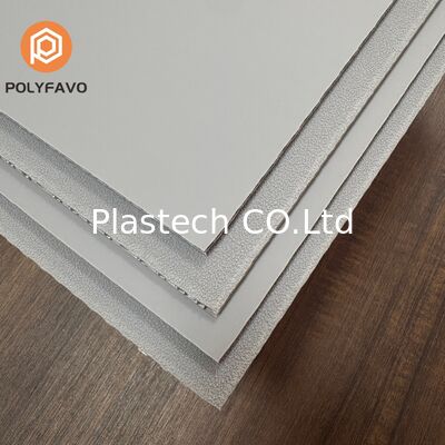 Aanpasbare 4 mm PP honingraatplaat scheidingswand bestelwagen vrachtwagen ladingbekleding interieurpaneel